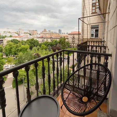 Dayflat Apartments Khreschatyk Kyiv Exterior photo